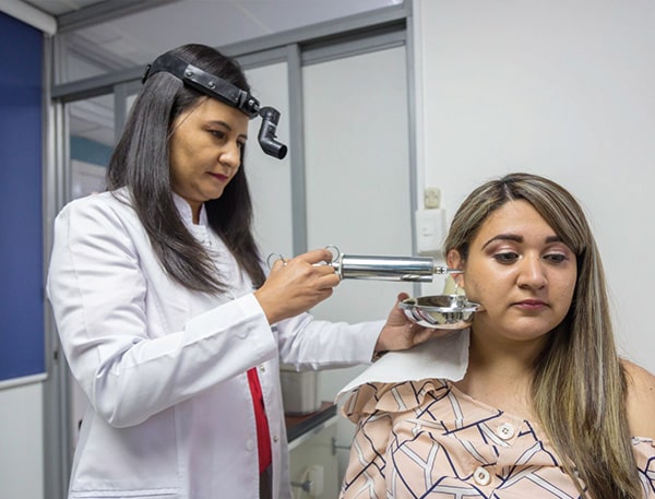 Dra Paola Freire Otorrinolaringologo Quito-min